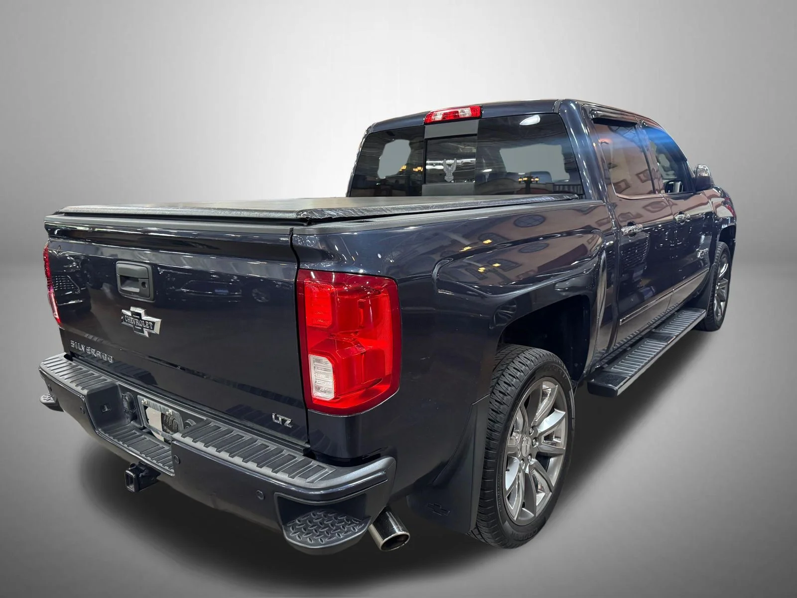 Used 2018 Blue Chevrolet LTZ image 1