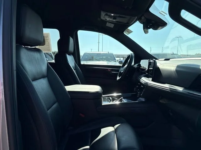 2025 Chevrolet Suburban Z71 - Photo 24