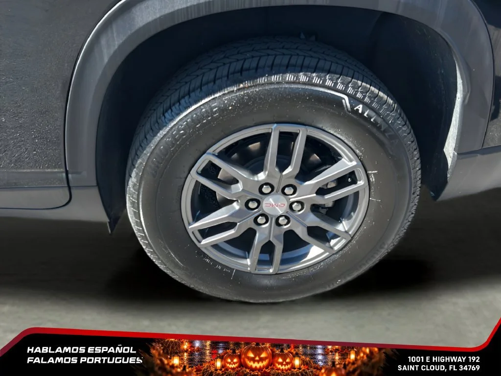 Used 2025 Ebony Twilight Metallic GMC Elevation image 11
