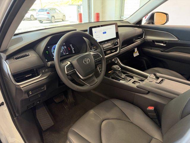 Certified Used 2026 WIND CHILL PEARL Toyota  image 47