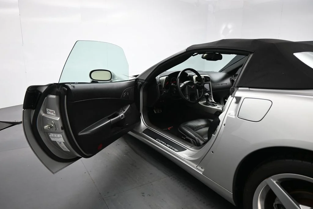 Used 2005 Silver Chevrolet Base image 8