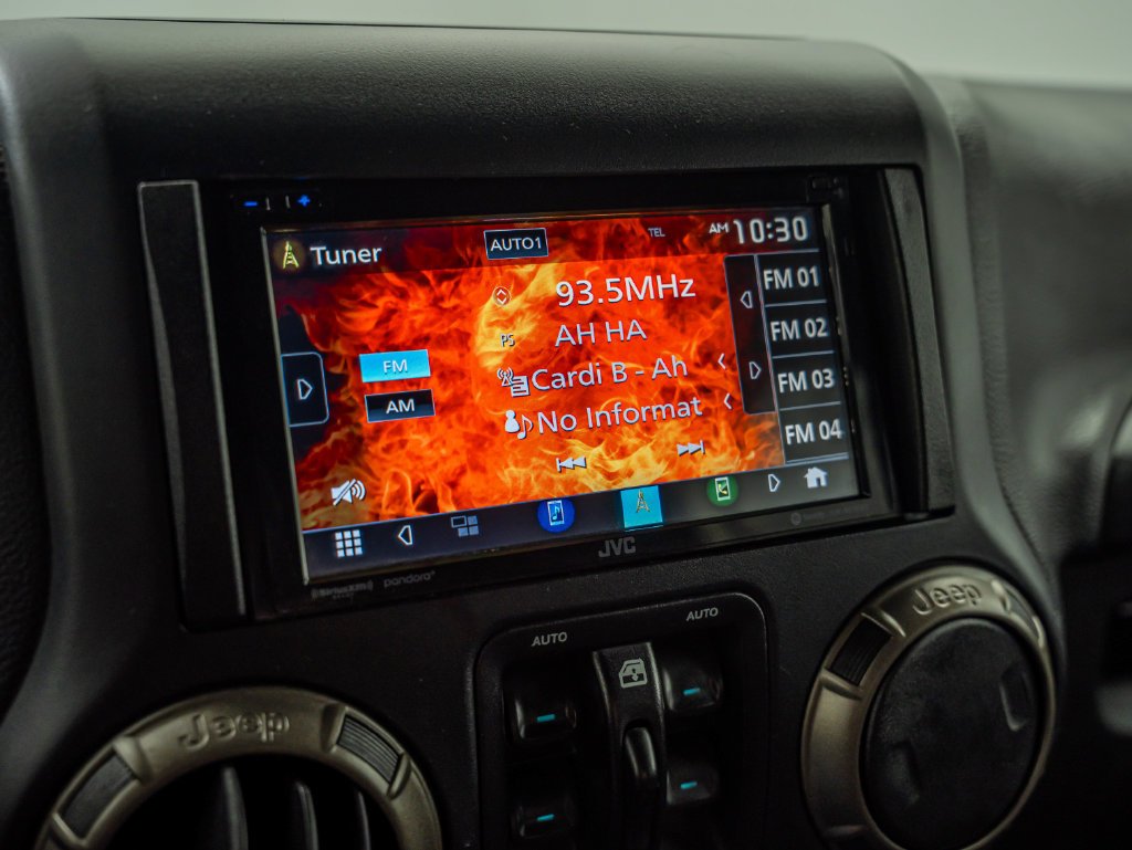 Used 2018 Rhino Clearcoat Jeep Unlimited Sport image 22