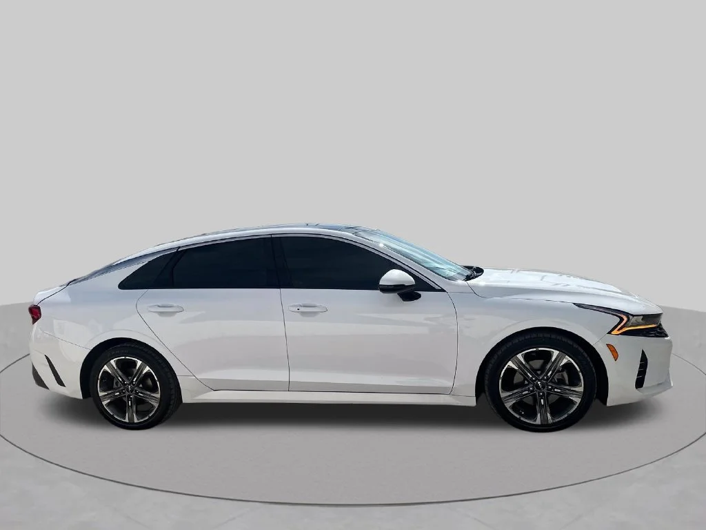 Used 2024 White Kia EX image 6