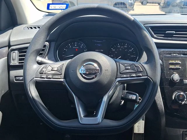 Used 2017 Gray Nissan S image 12