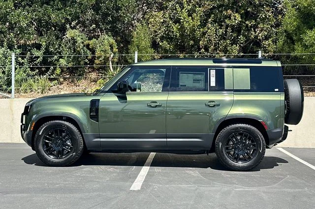 New 2026 Woolstone Green Land Rover S image 2