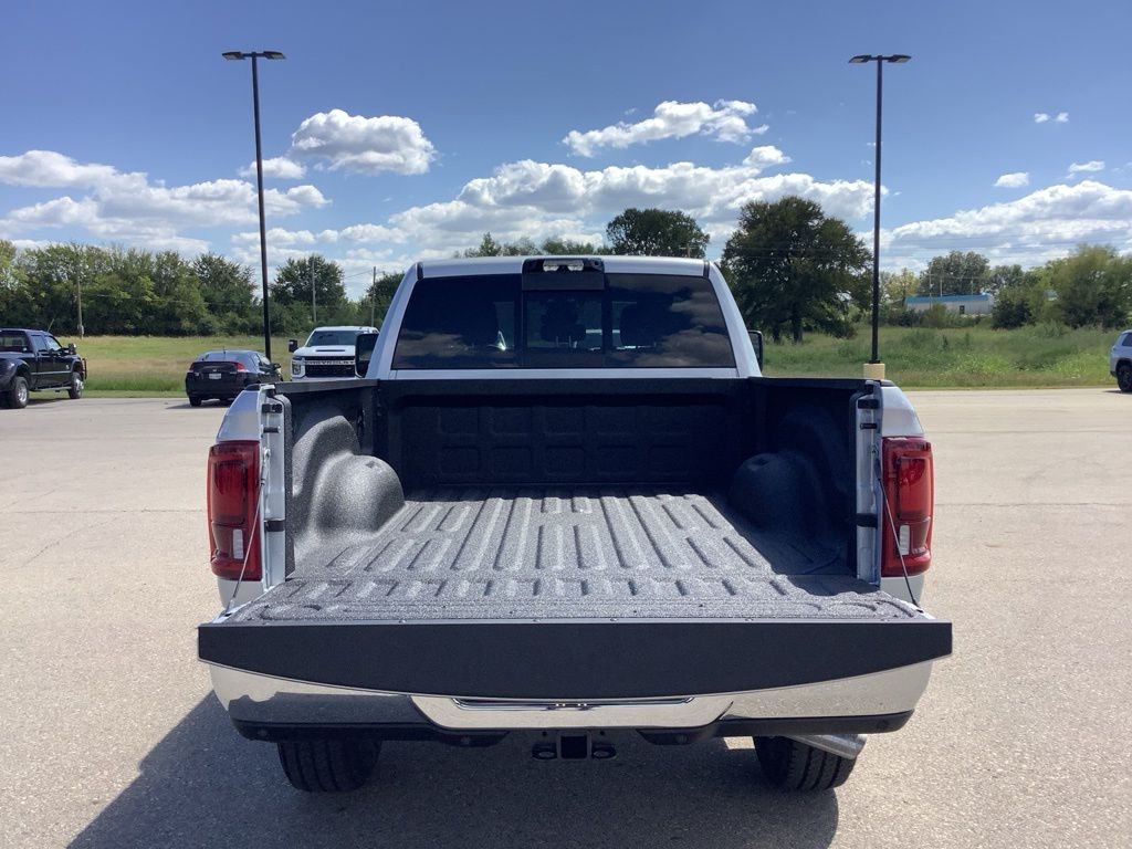 New 2026 Silver-Zynith Exterior Paint RAM Big Horn image 11