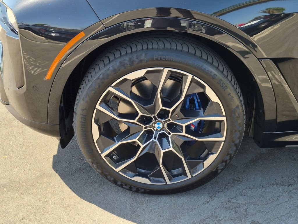 Used 2026 Black BMW xDrive40i image 32