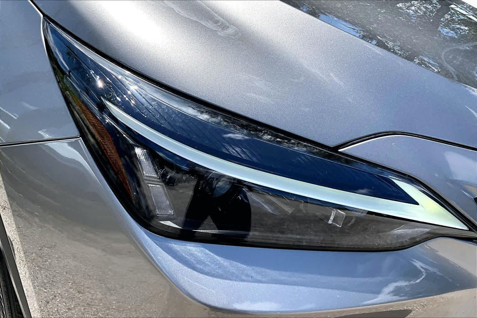 Used 2023 Atomic Silver Lexus Premium image 28