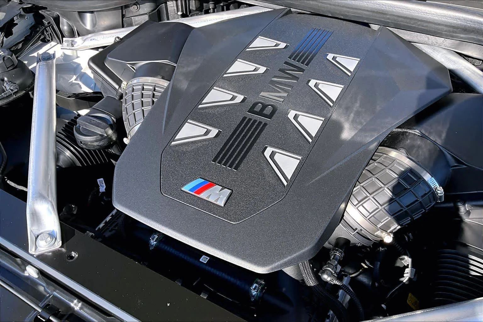 New 2026 Mineral White Metallic BMW M60i image 15