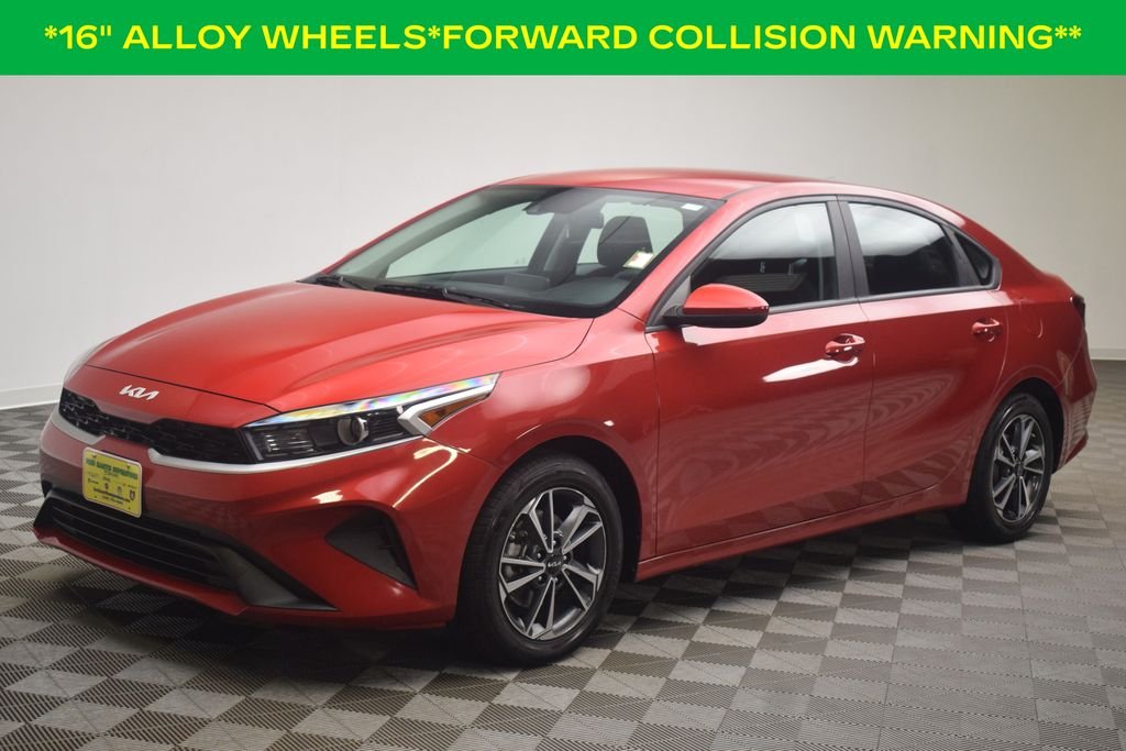 Used 2024 Currant Red Kia LXS image 2
