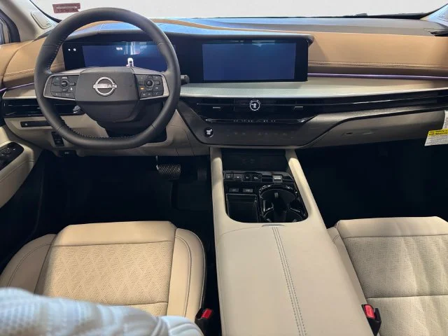 New 2027 Silver Nissan Platinum image 10