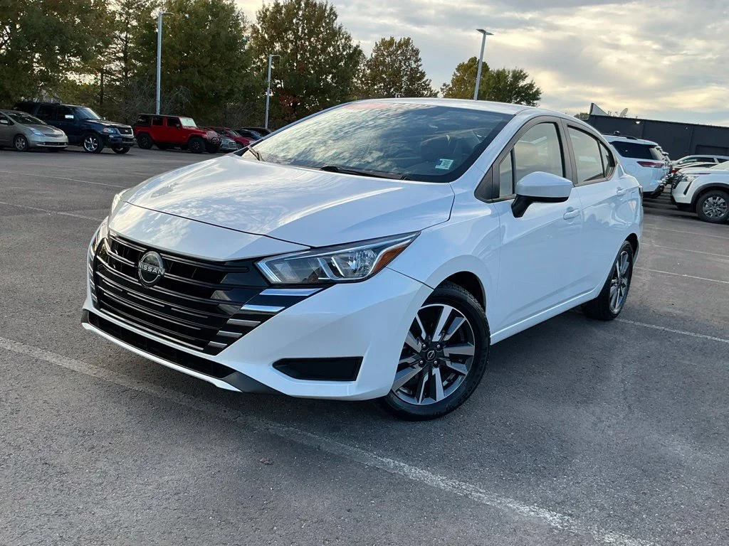 Used 2023 White Nissan 1.6 SV image 2