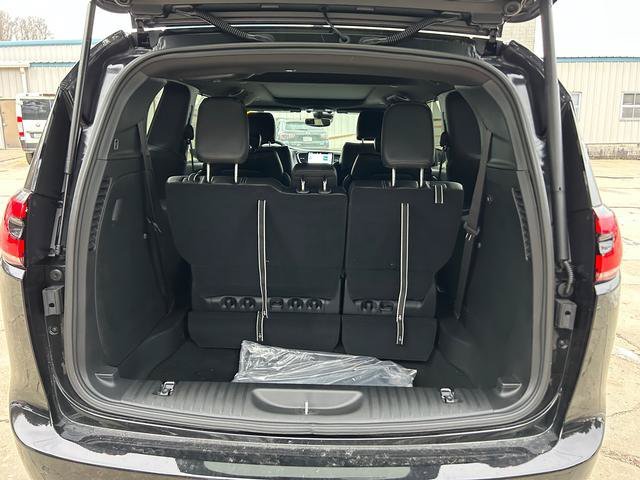 2026 Chrysler Pacifica Select - Photo 19