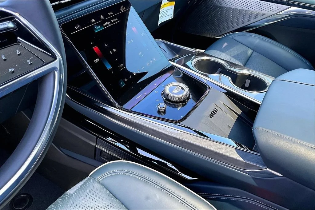 2026 Cadillac Escalade IQ Premium Sport - Photo 10