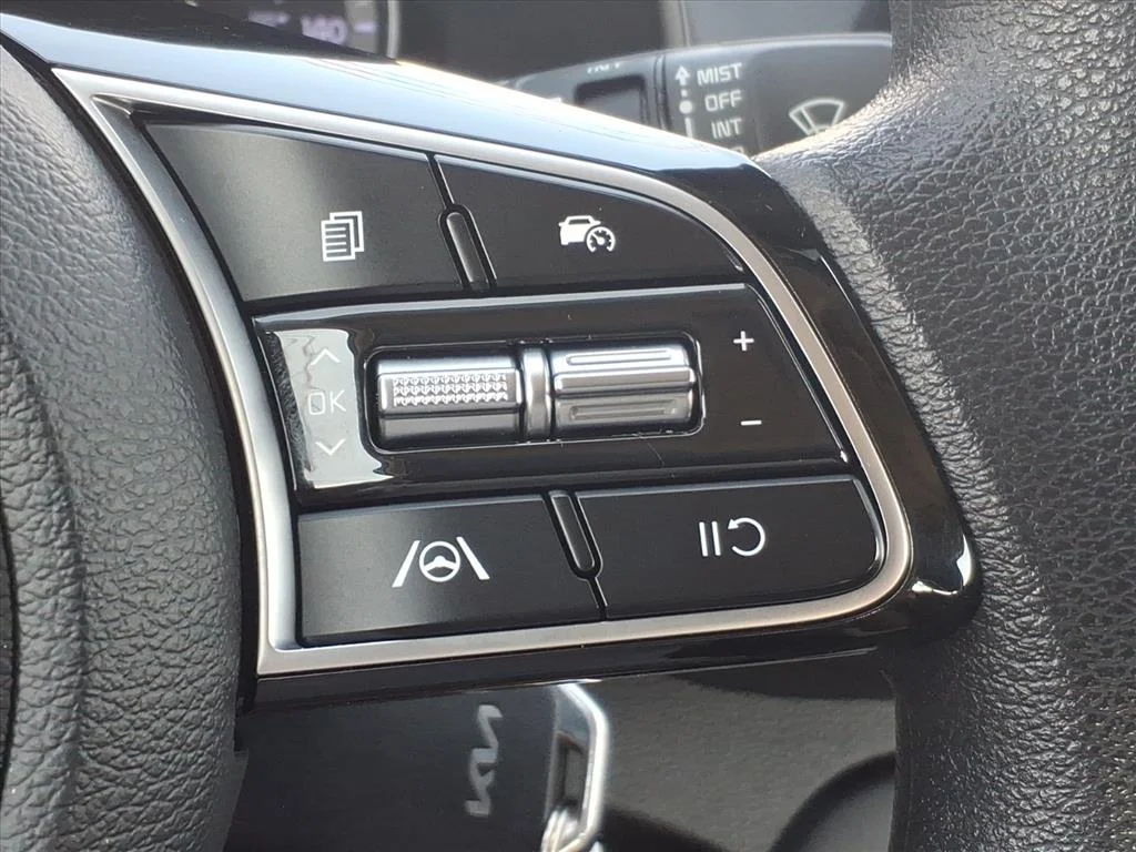 2024 Kia Forte LXS - Photo 22