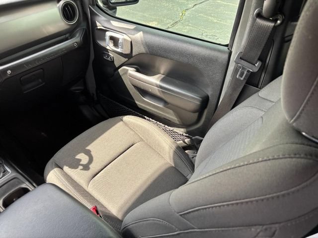 Used 2020 Gray Jeep Sport S image 14