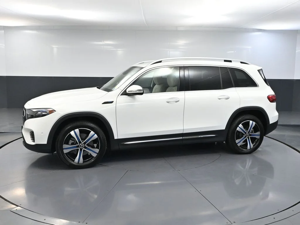 Used 2022 White Mercedes-Benz 300 image 11