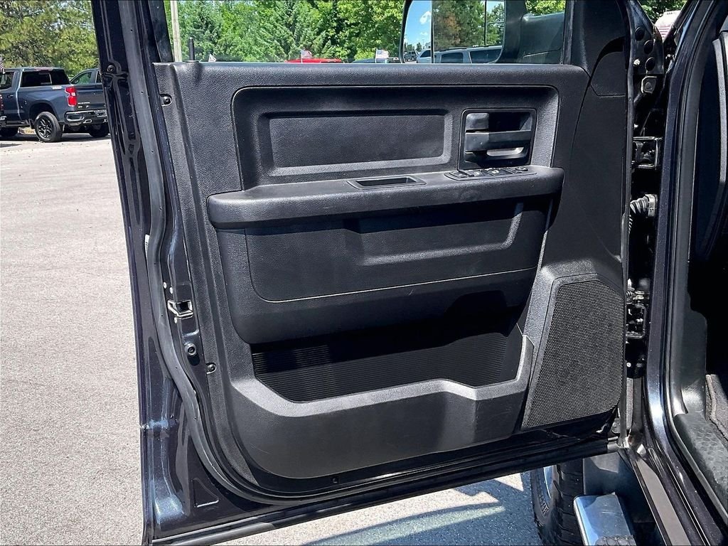 Used 2018 Gray Ram Sport image 9