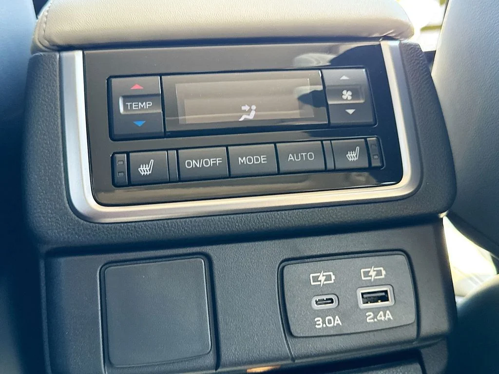 New 2026 CRYSTAL BLACK SILICA Subaru Limited 7-Passenger image 32