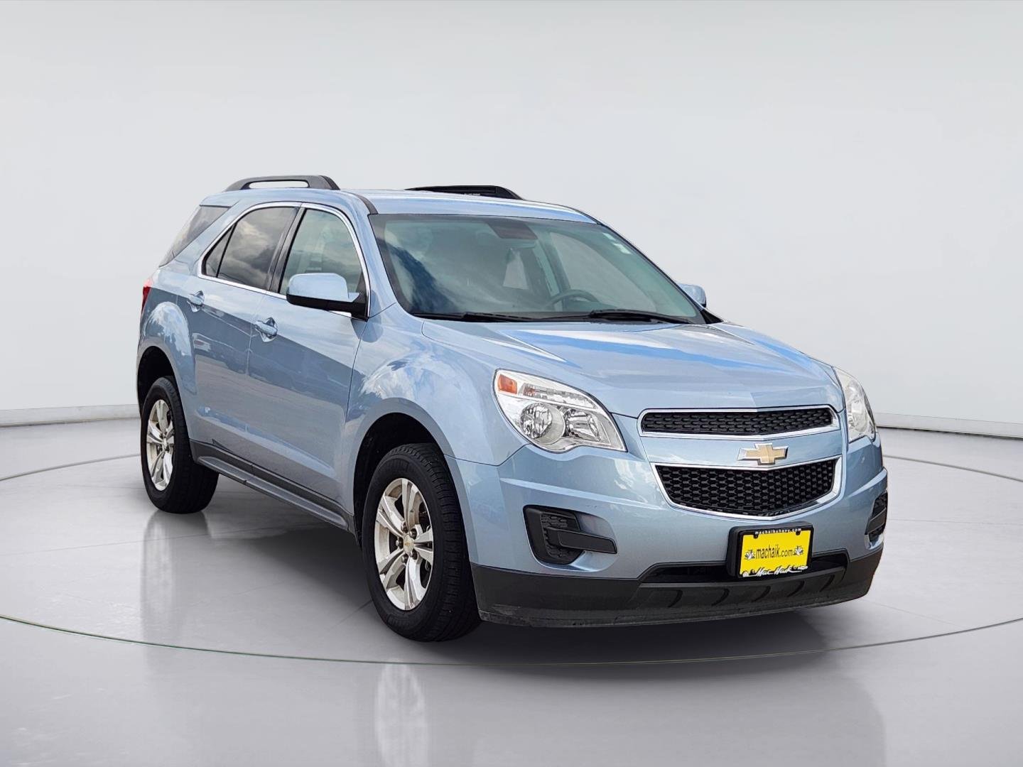 Used 2015 SILVER TOPAZ METALLIC Chevrolet LT image 3