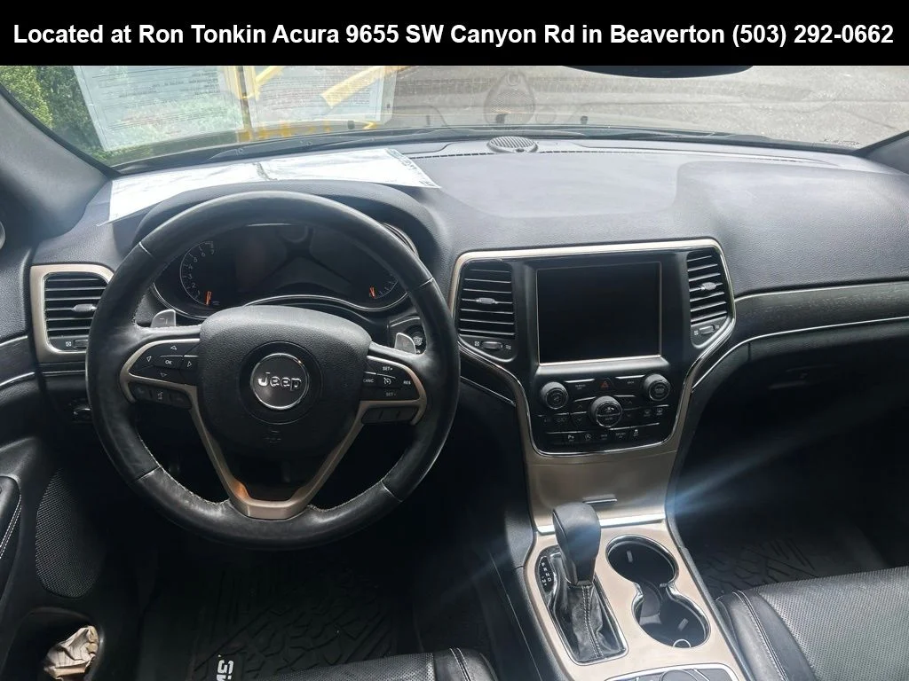 Used 2017 Diamond Black Crystal Pearlcoat Jeep Limited image 10