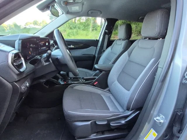 Used 2025 Gray Chevrolet LT image 27