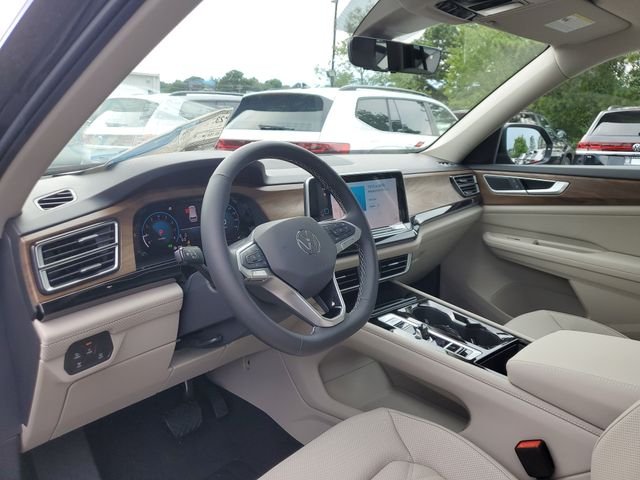 New 2026 Black Volkswagen 2.0T SE w/Technology image 18