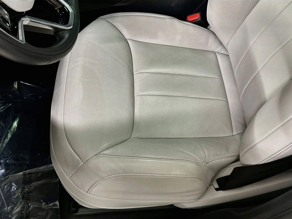 Used 2024 Fuji White Land Rover SE image 21