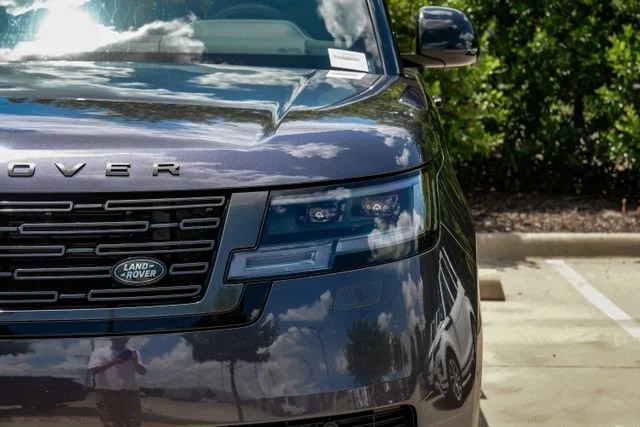 New 2026 Amethyst Grey Purple in Gloss finish Land Rover SE image 63