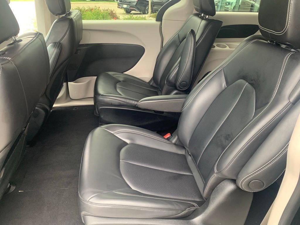 Used 2023 Black Chrysler Touring L image 30