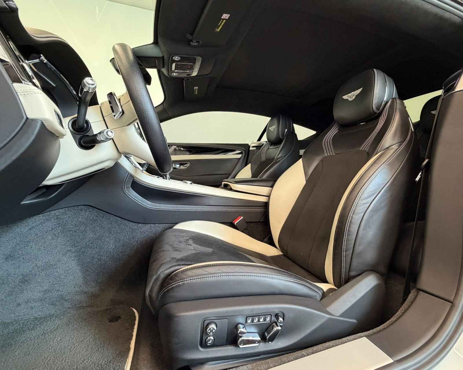 Used 2023 White Bentley V8 S image 13