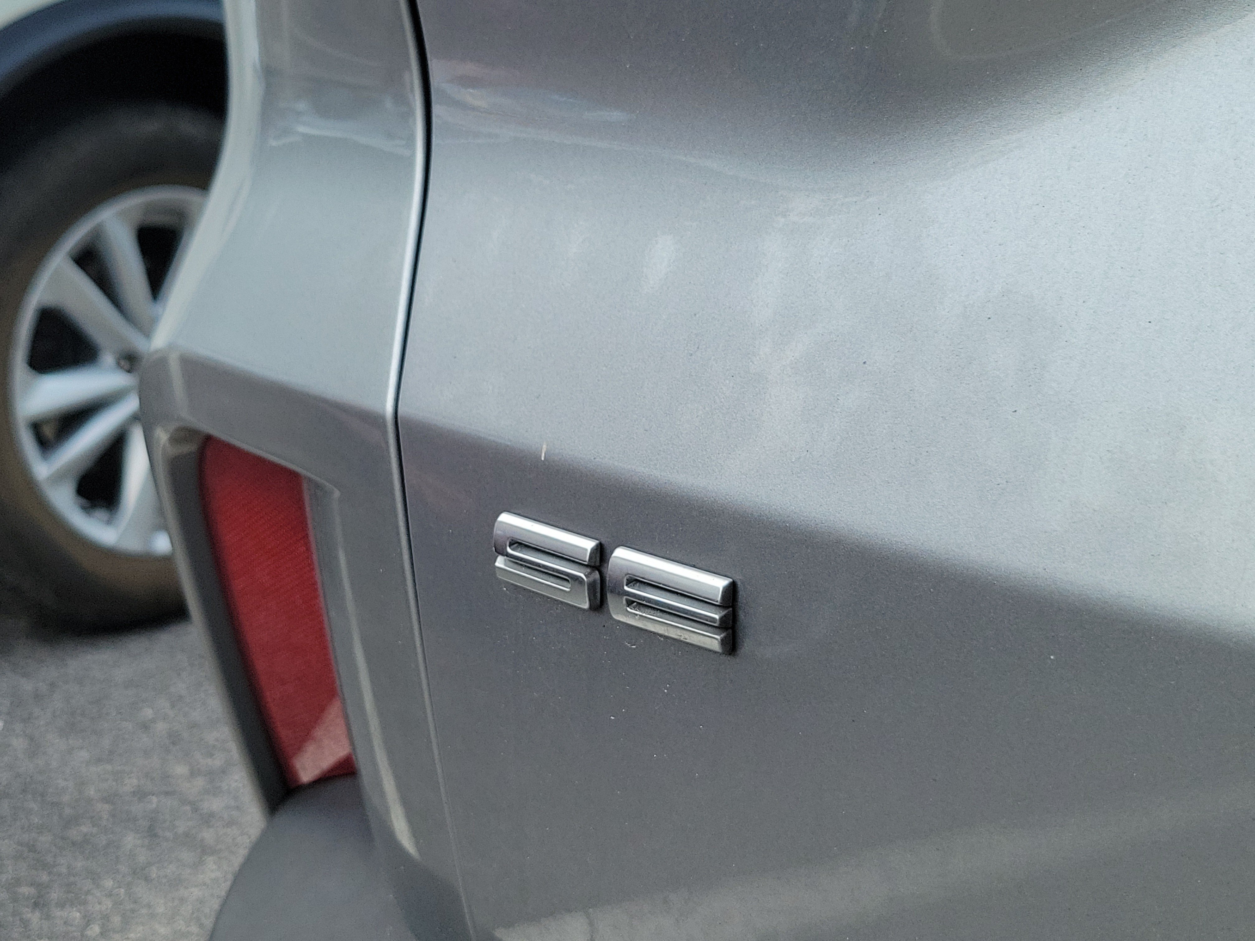 Used 2021 Silver Metallic Ford SE image 7