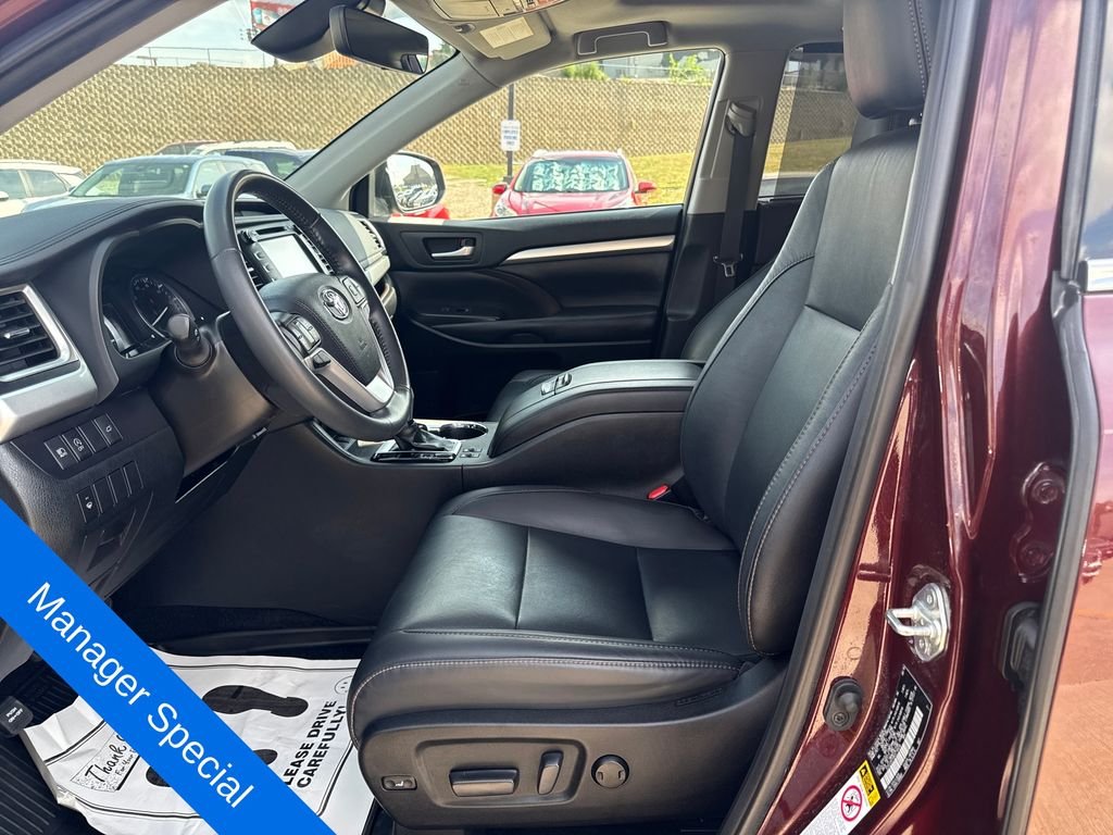 Used 2019 Red Toyota XLE image 10