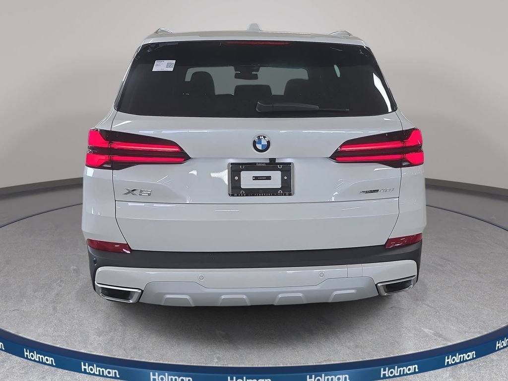 New 2026 Mineral White Metallic BMW sDrive40i image 5