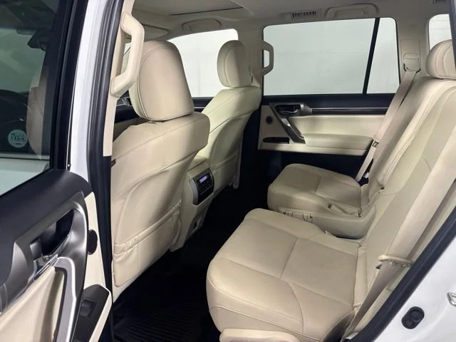 Used 2023 White Lexus GX 460 Premium image 24