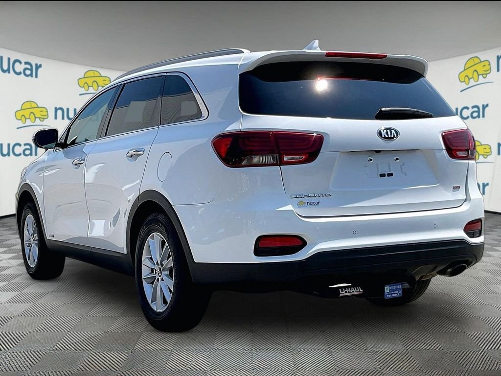 Used 2019 White Kia LX image 4