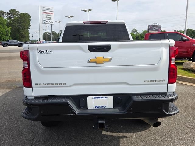 Used 2025 White Chevrolet Custom image 11