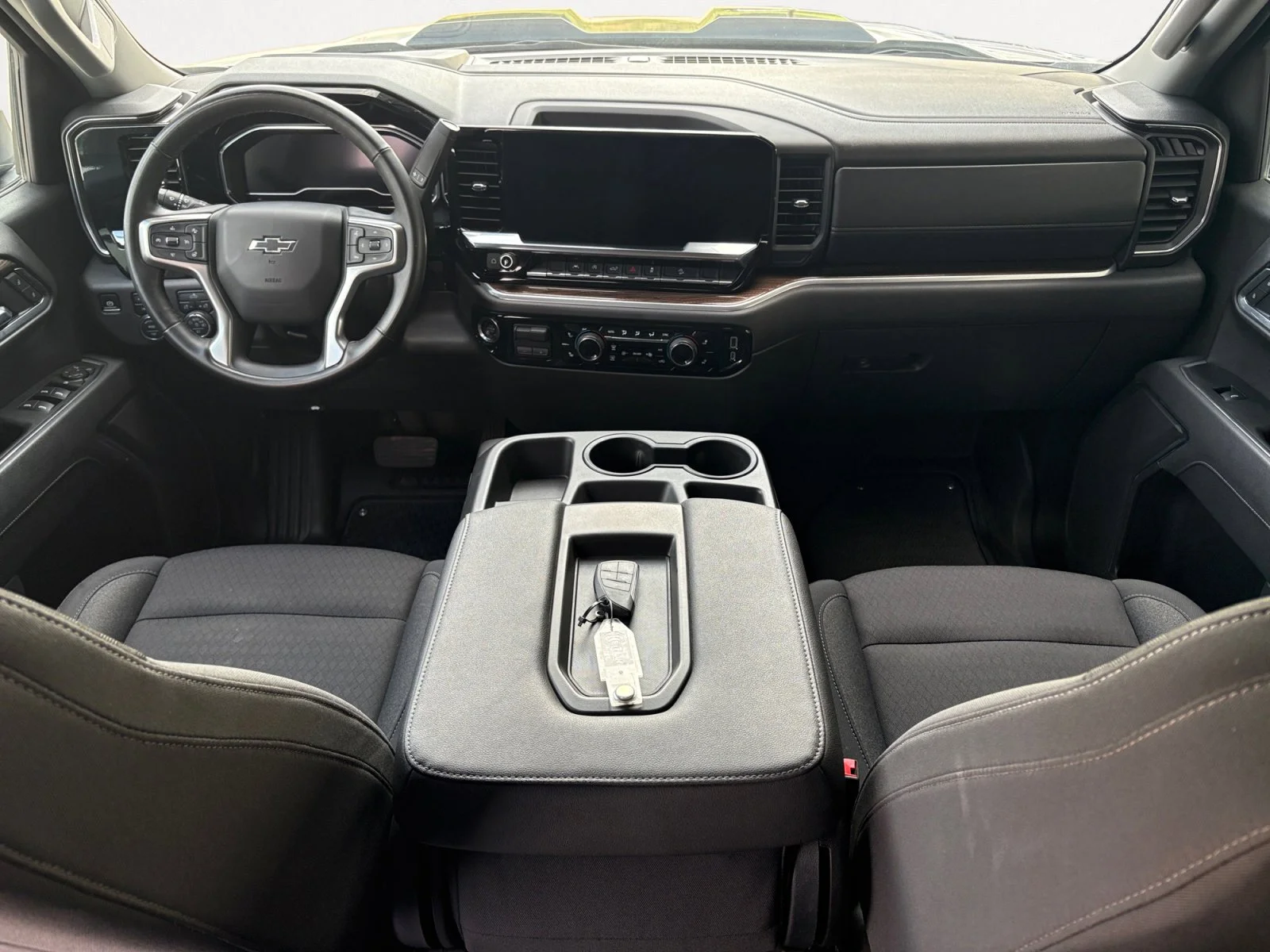 Used 2025 Summit White Chevrolet LT Trail Boss image 4