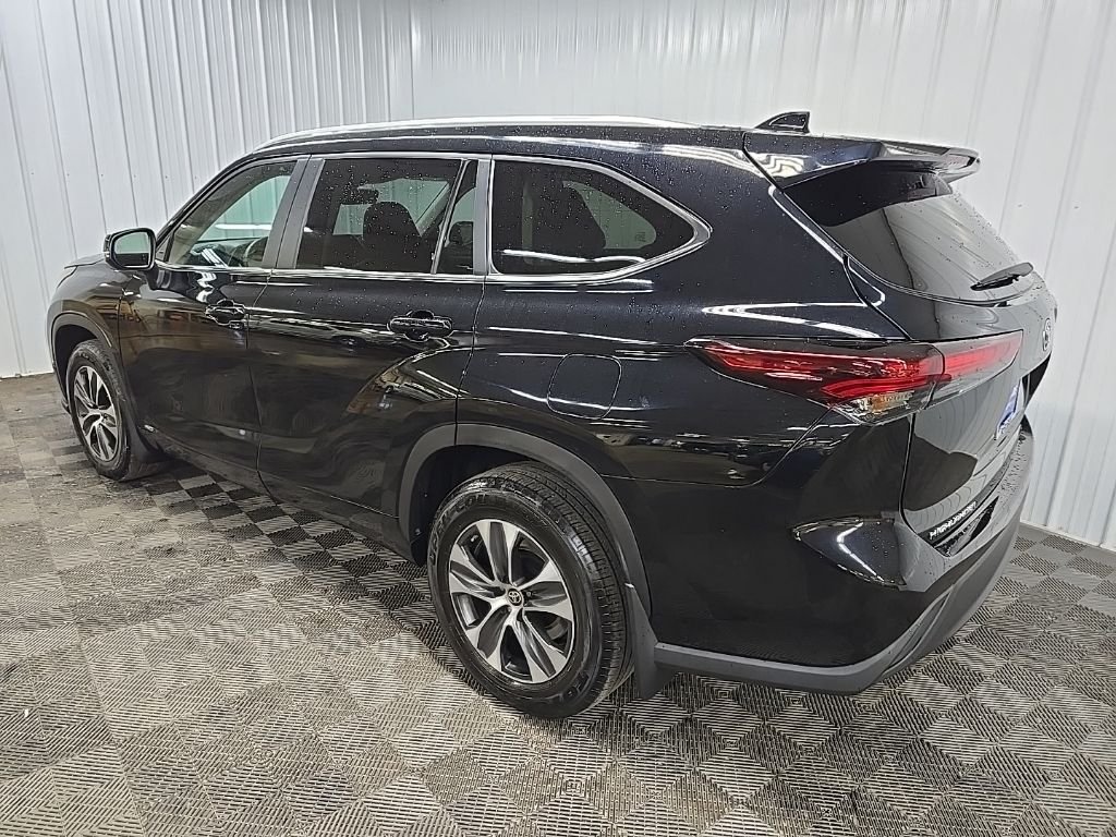 Used 2024 Black Toyota XLE image 9