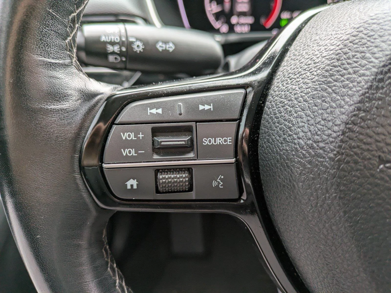 Used 2024 Meteorite Gray Metallic Honda EX-L image 24