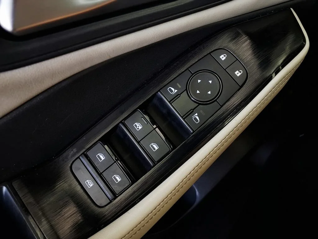 Used 2025 Super Black Nissan SV image 25
