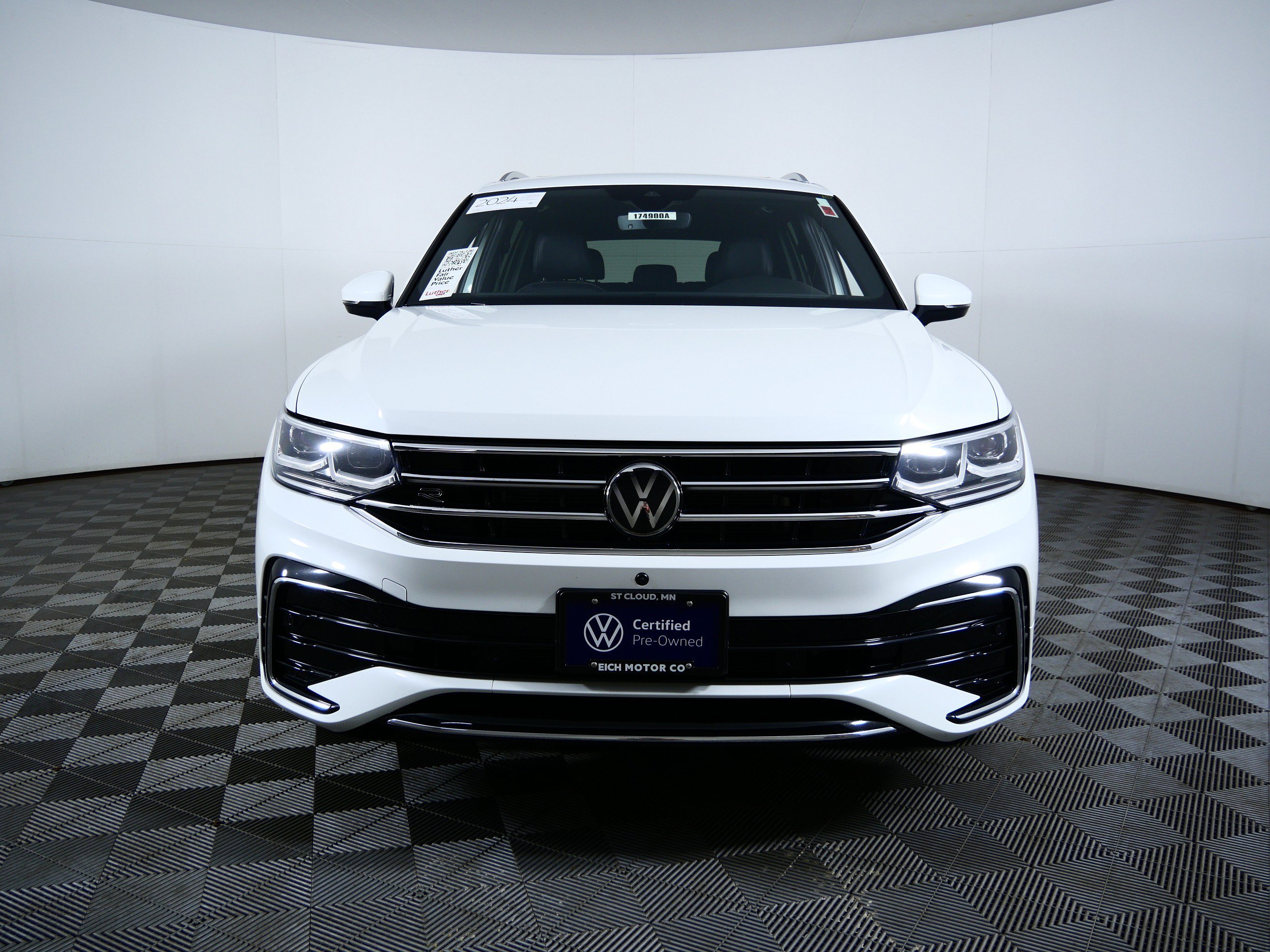 Used 2024 White Volkswagen SEL R-Line image 13