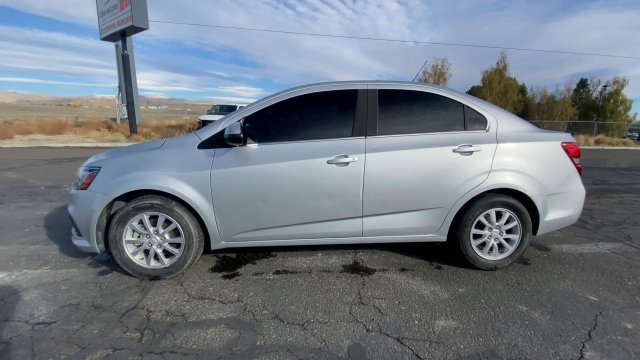 Used 2020 SILVER ICE METALLIC Chevrolet LT image 5