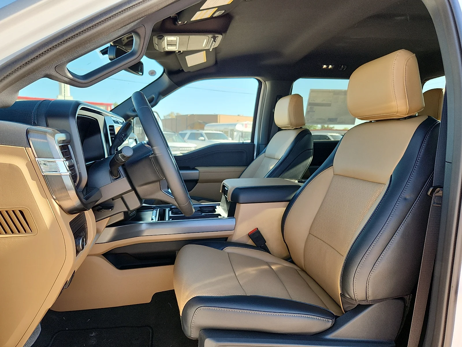 New 2026 Oxford White Ford Lariat image 17