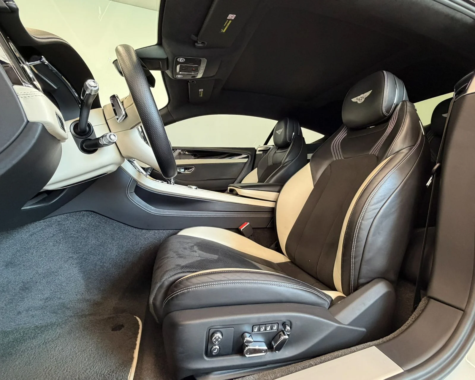 Used 2023 White Bentley V8 S image 13