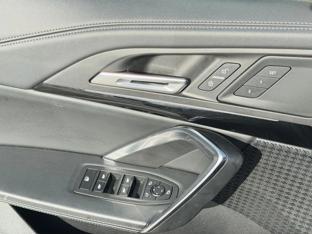 Used 2025 White BMW xDrive28i image 11