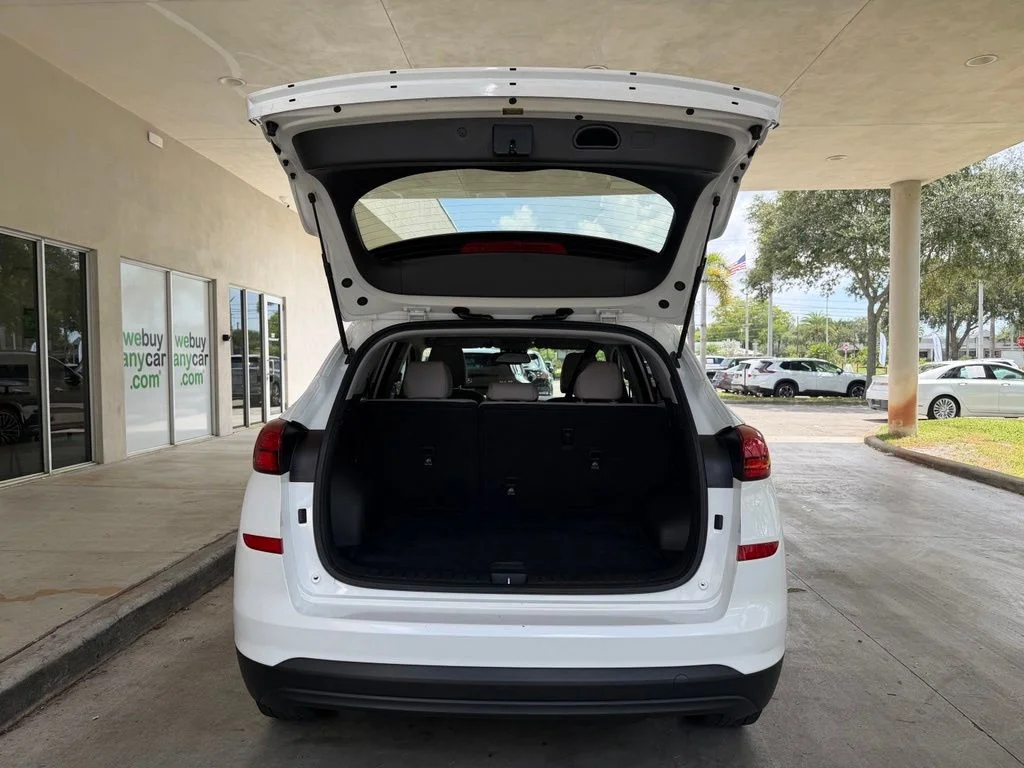 Used 2019 White Hyundai Value image 31