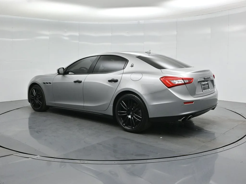 Used 2017 Silver Maserati Base image 5