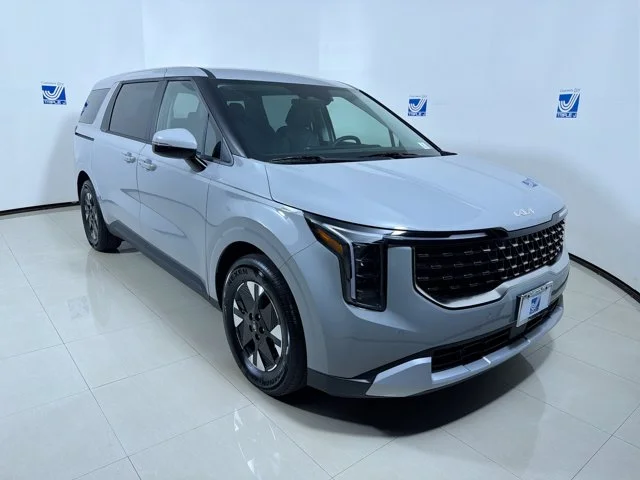 New 2027 CERAMIC SILVER Kia LXS image 1