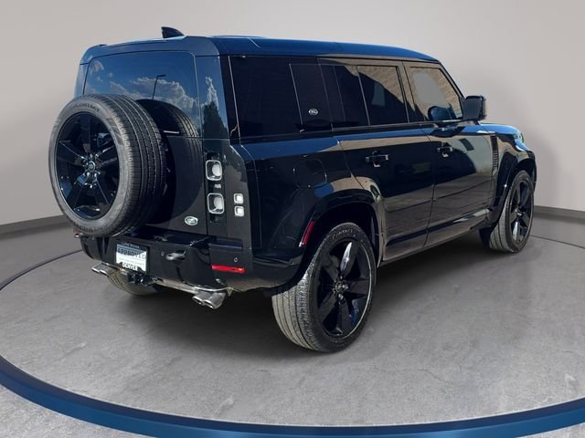 Used 2022 Black Land Rover  image 6